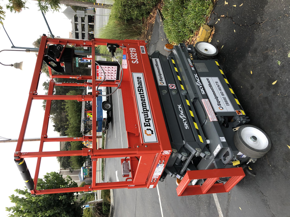 2020 Skyjack SJIII-3219 Solid NM Tires, Half height spring hinged entry gate, Dual Beacons, 800W Inverter