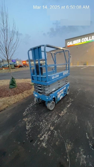 2019 Genie GS-1930 Fixed rails with chain Entry