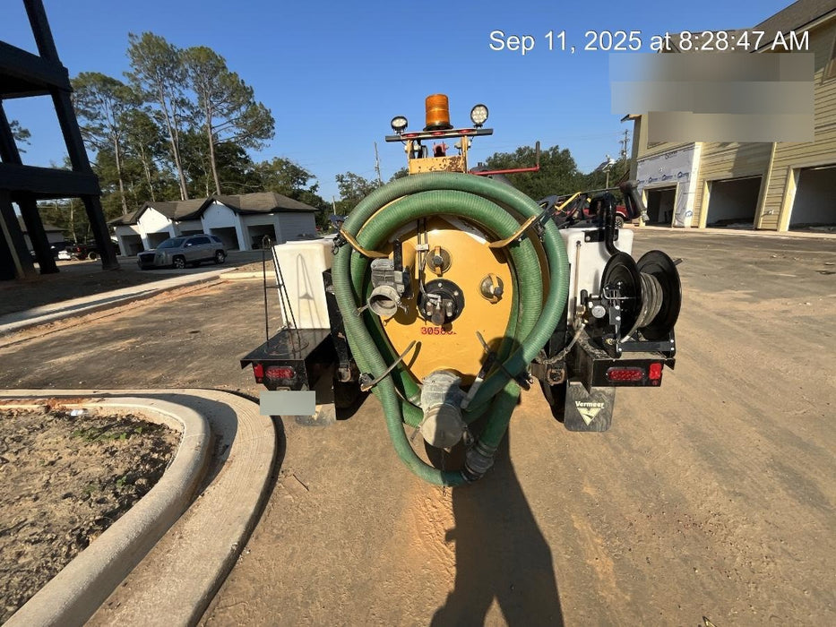 2023 Vac-Tron LP573XDT T4 Koehler Diesel Engine, 500 Gallon Debris Tank, x2 100 Gallon Water Tanks