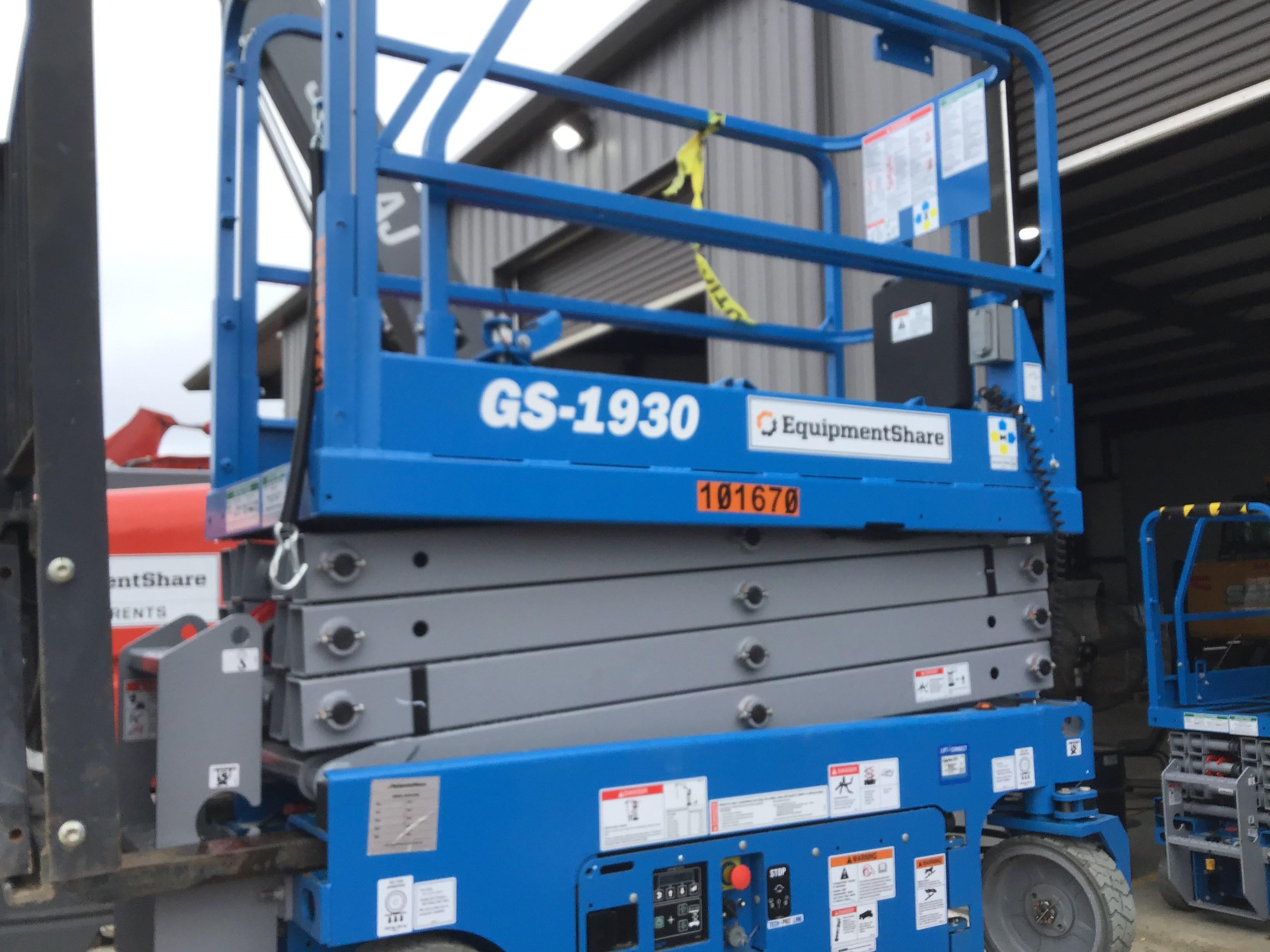 2020 Genie GS-1930 Fixed rails with chain entry gate - Pre A92.20