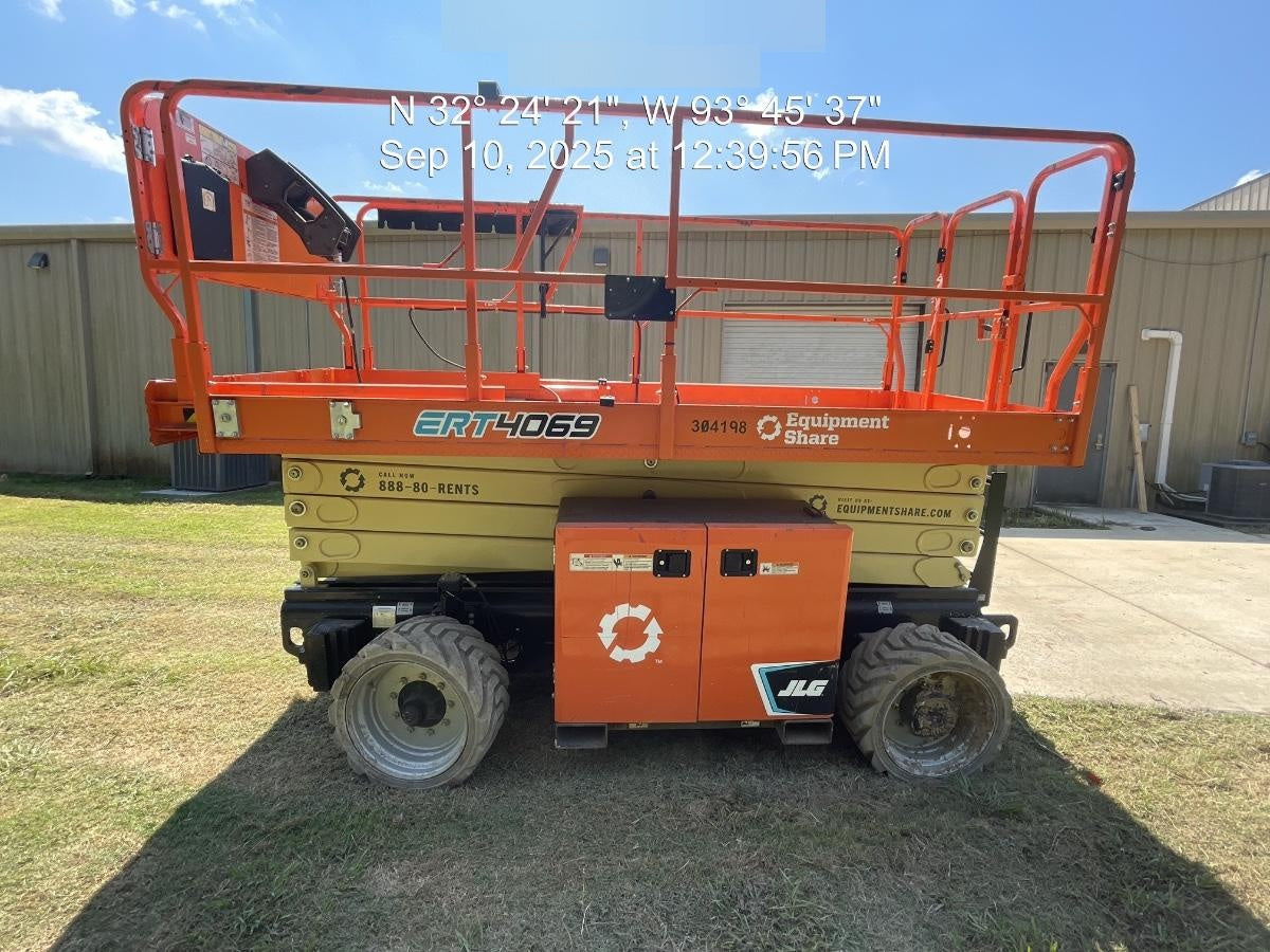 2023 JLG ERT4069