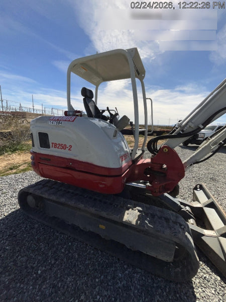 2021 TAKEUCHI TB250-2