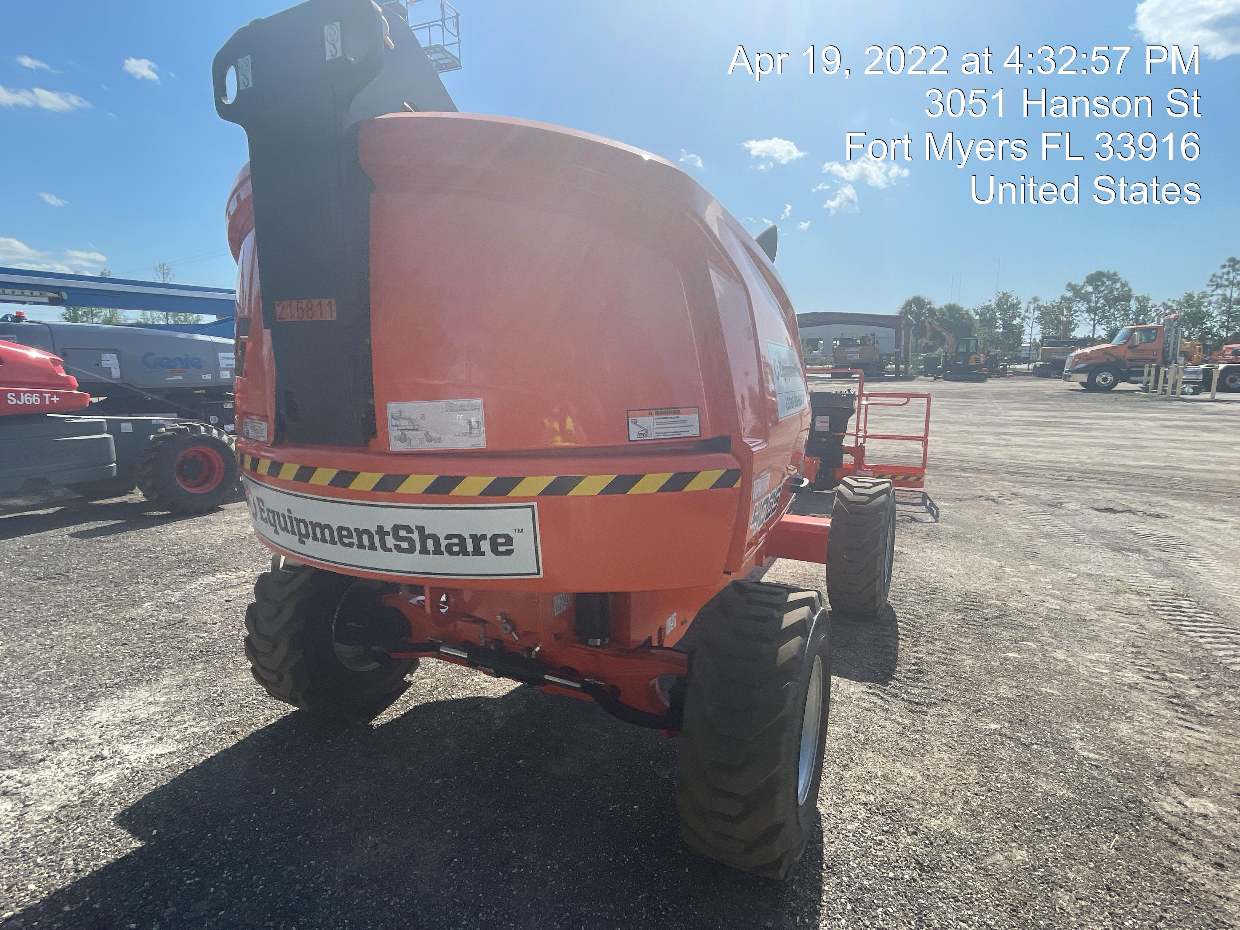 2022 JLG 400S