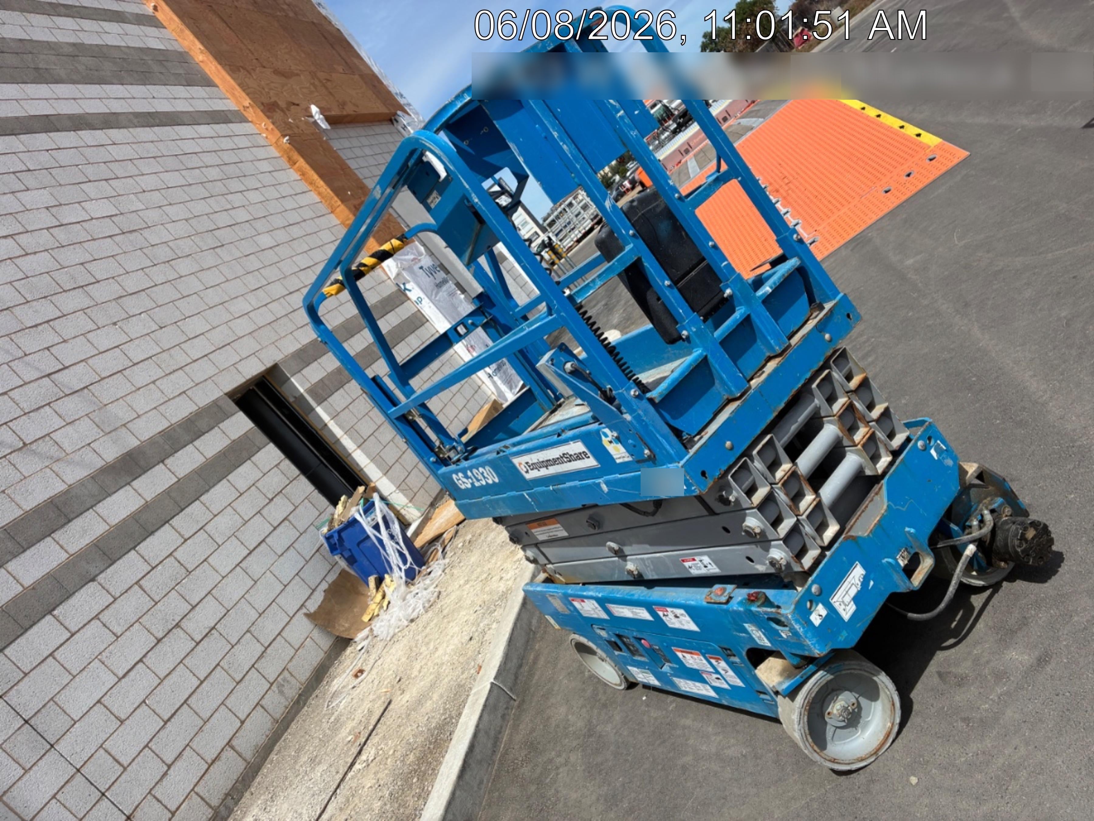 2019 Genie GS-1930 Half Height Swing Gate, 800W Inverter