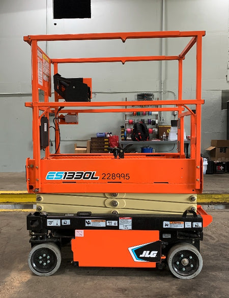 2022 JLG ES1330L