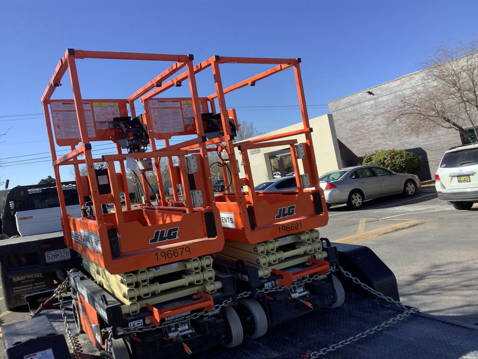 2021 JLG ES1330L