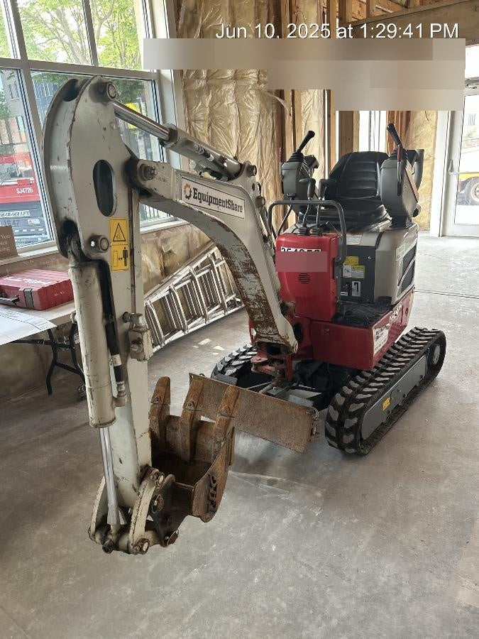 2022 TAKEUCHI TB210R