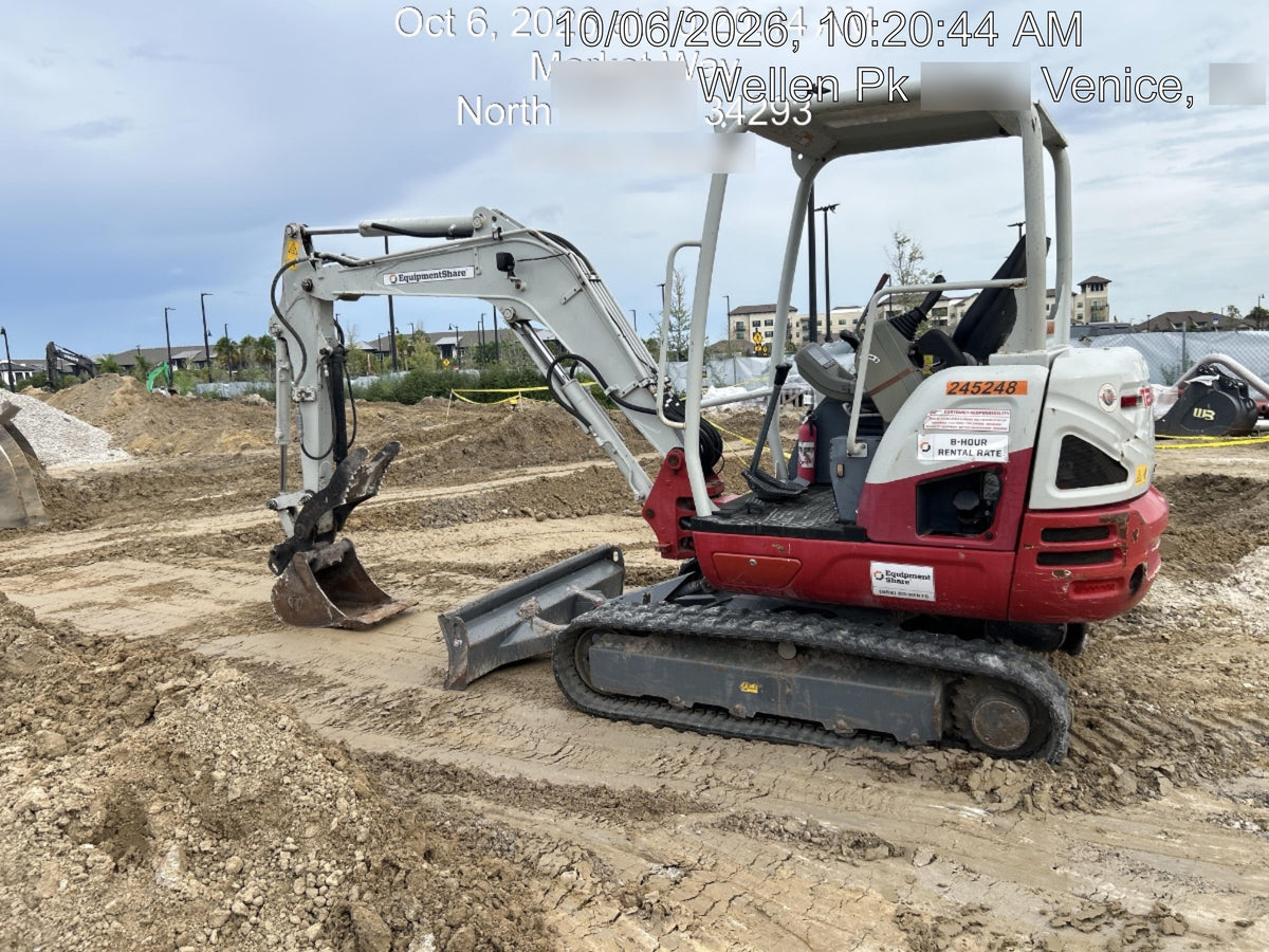2022 TAKEUCHI TB235-2R