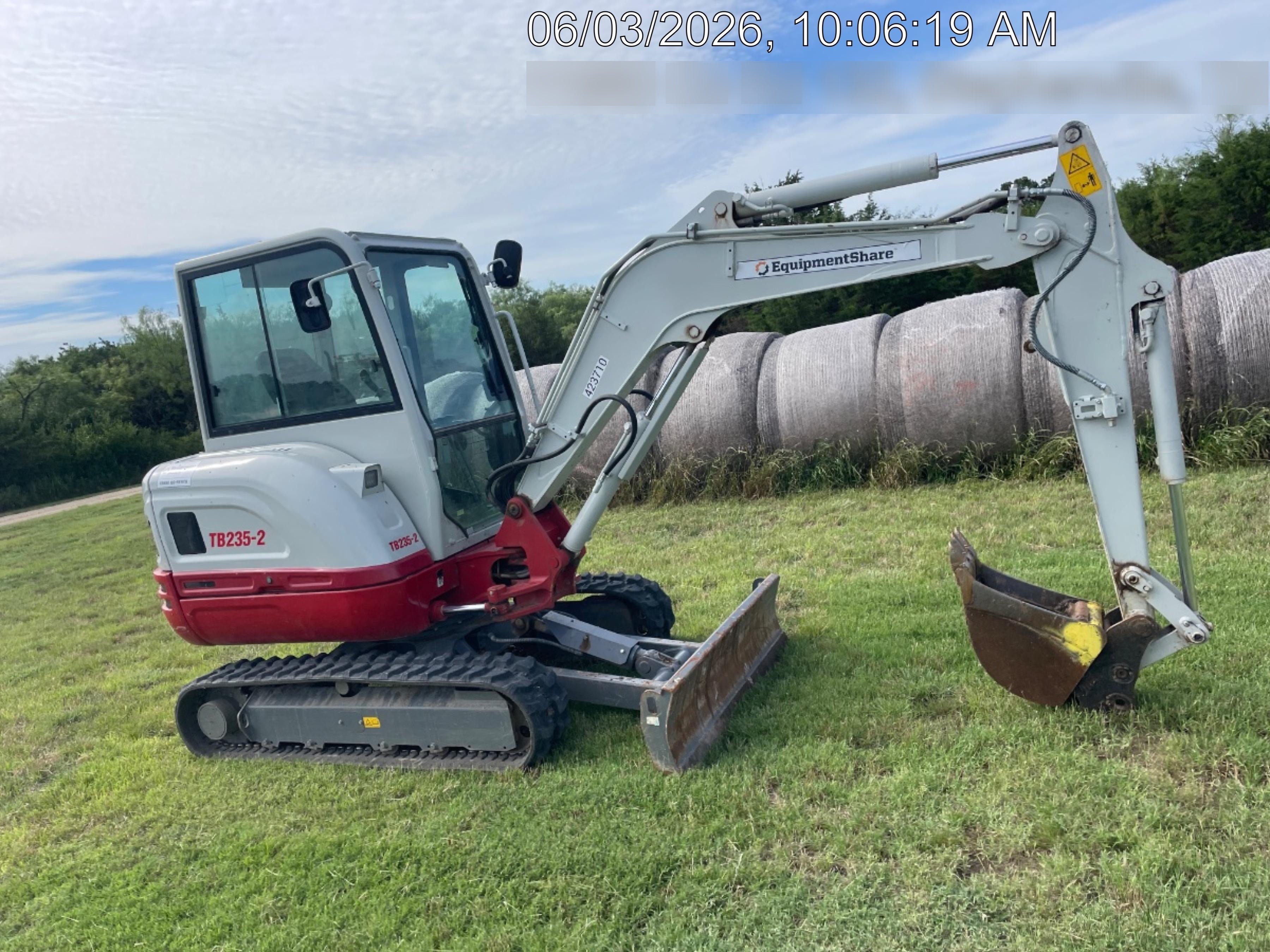2024 TAKEUCHI TB235-2CR