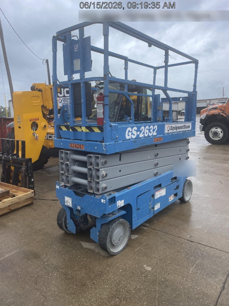 2023 GENIE GS-2632