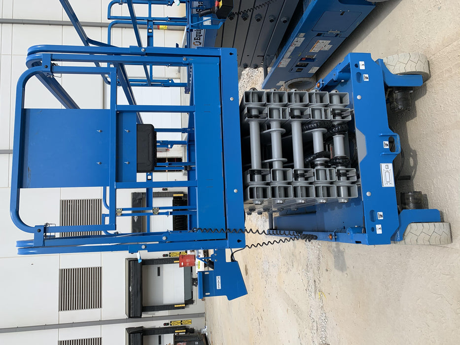 2019 Genie GS-4047 Folding rails with half height swing gate