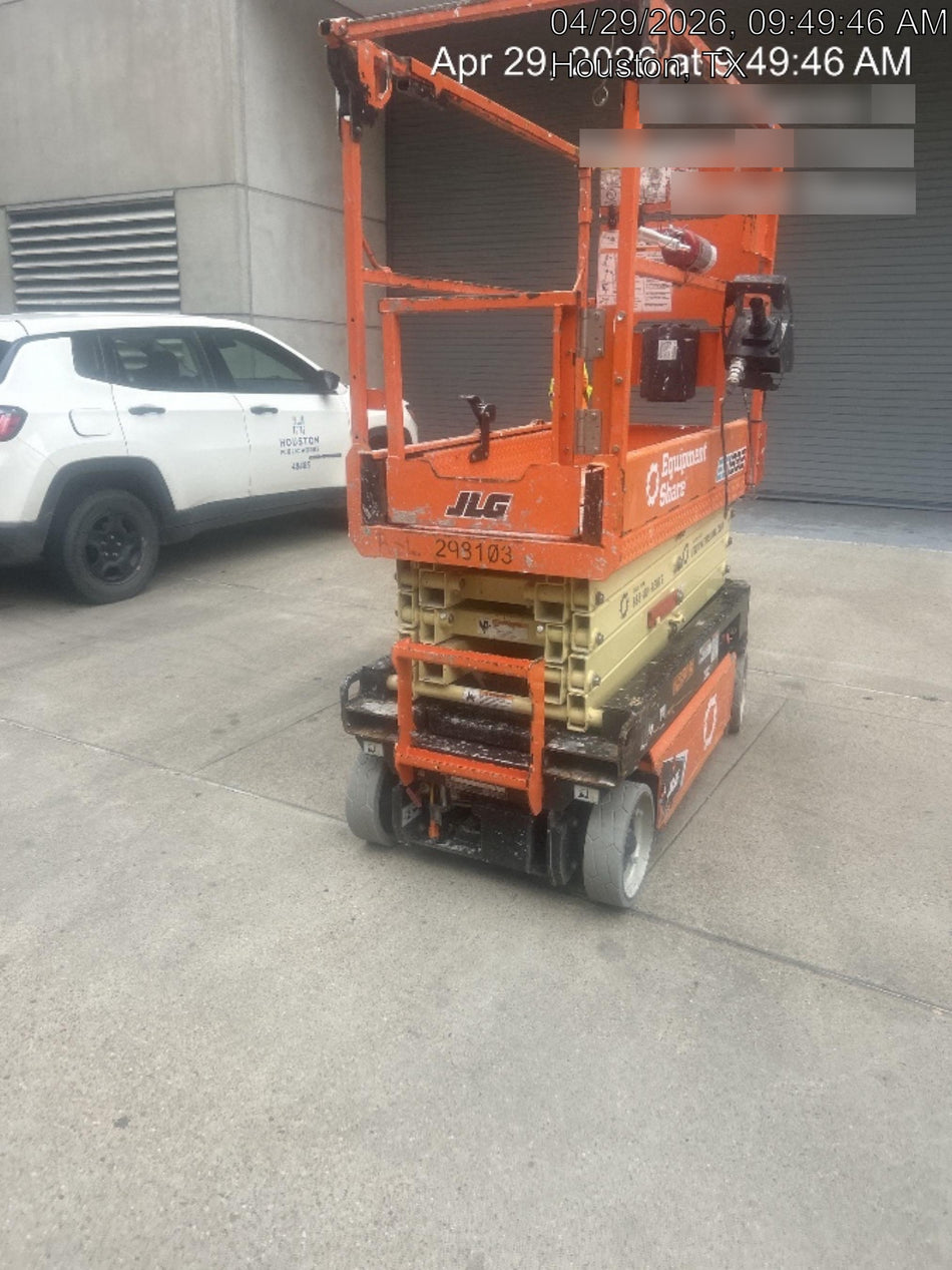 2023 JLG ES1932