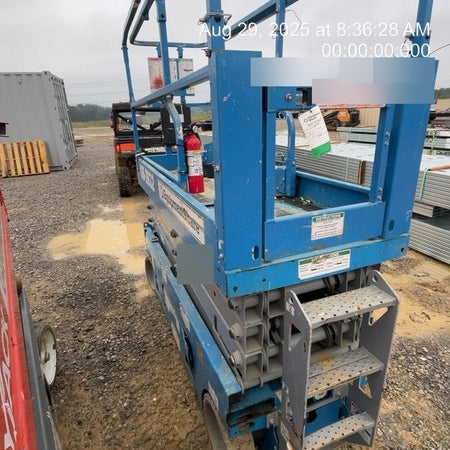 2019 Genie GS-2632 Folding rails with half height swing gate