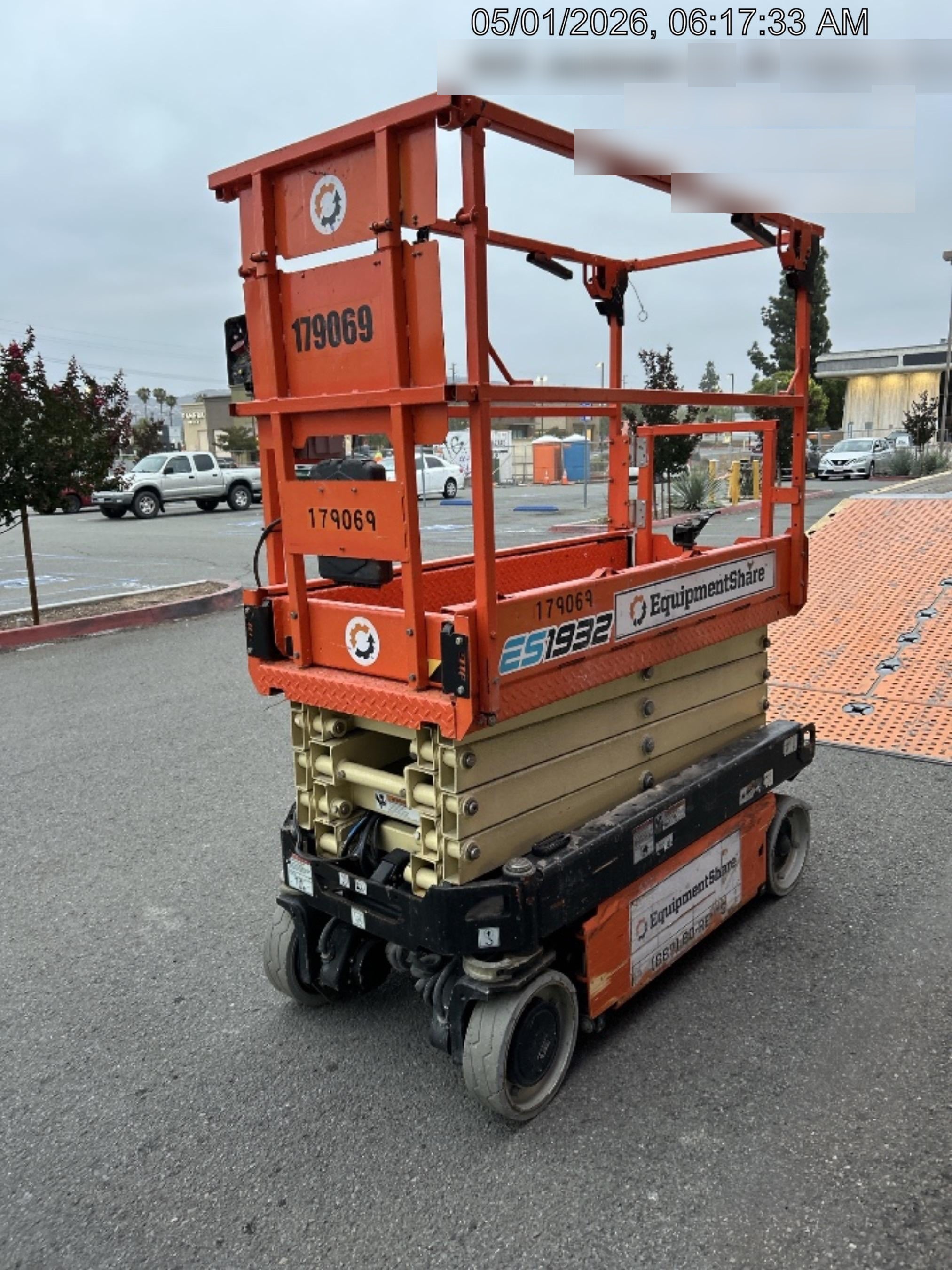 2021 JLG ES1932