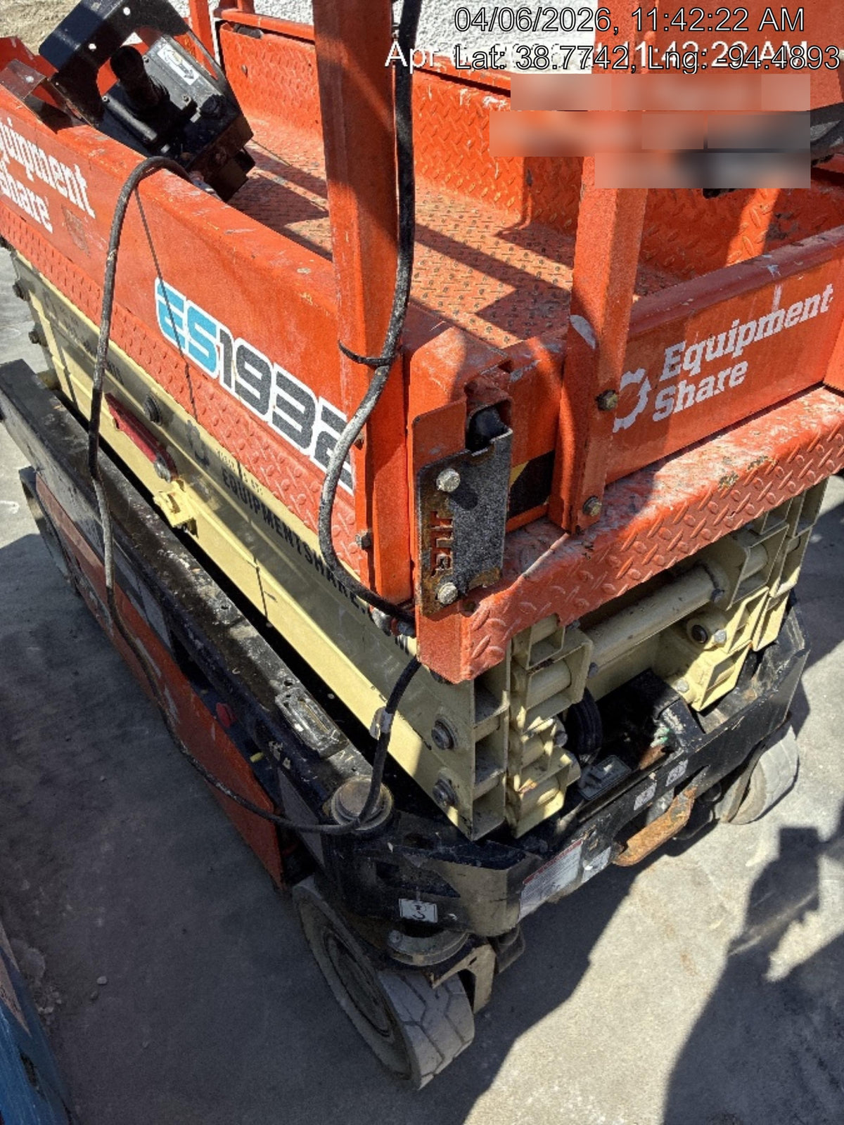 2023 JLG ES1932