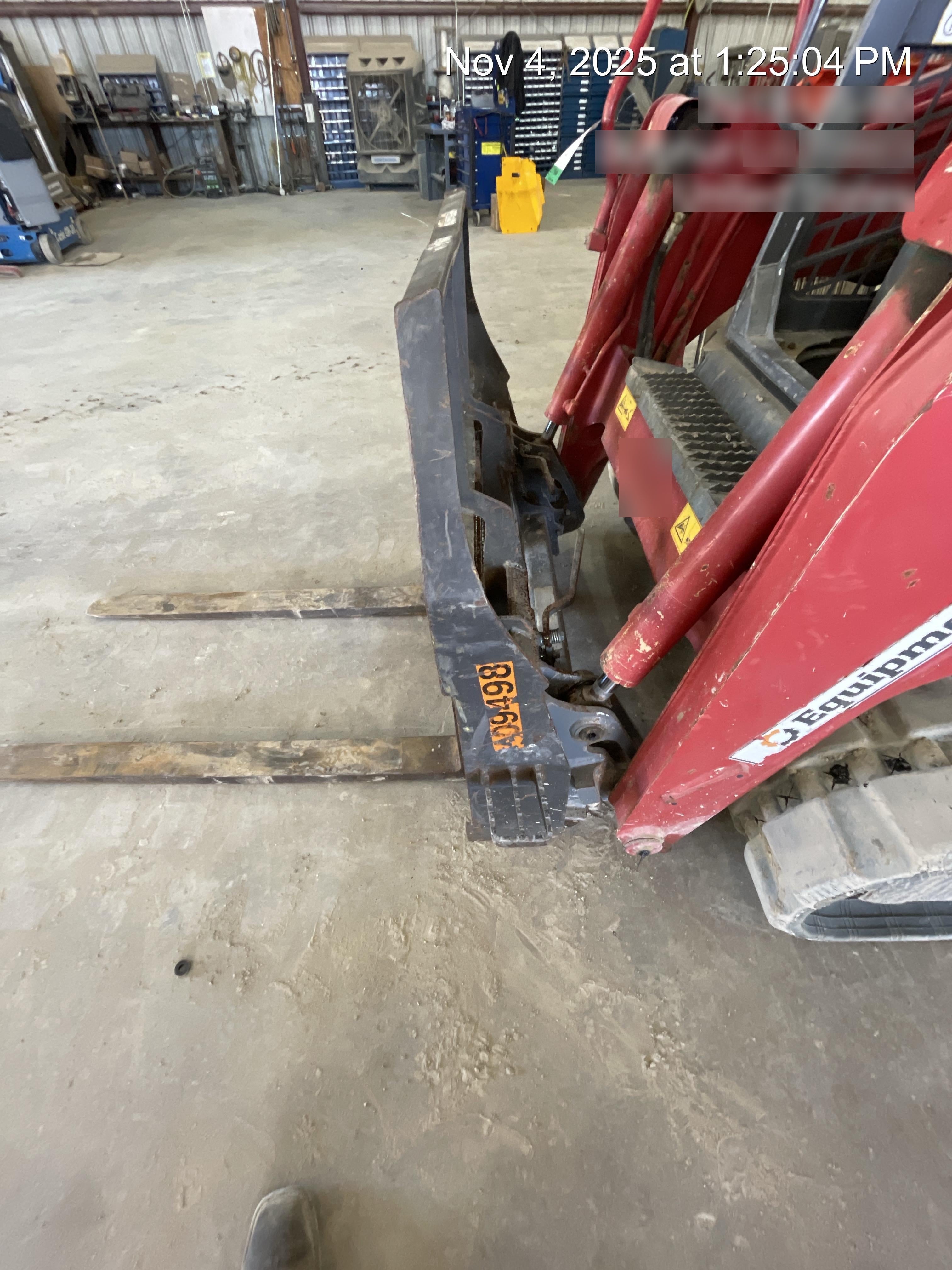 2020 EMKAY 48" Pallet Forks - Emkay