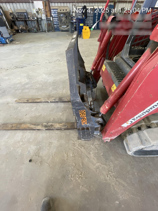 2020 EMKAY 48" Pallet Forks - Emkay