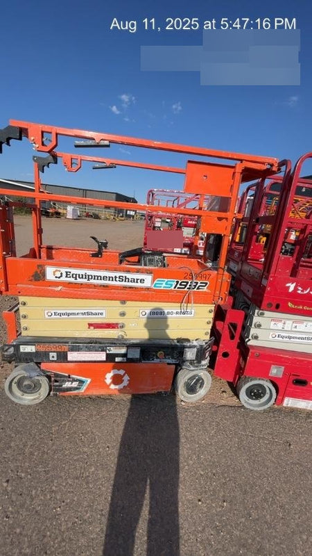 2022 JLG ES1932