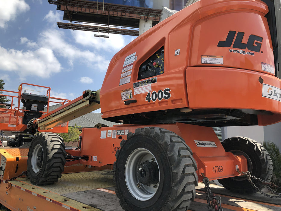 2019 JLG 400S