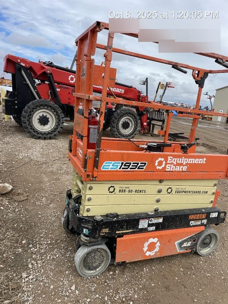 2022 JLG ES1932