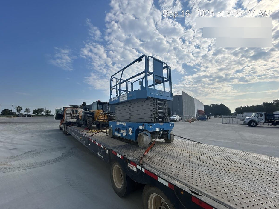 2019 Genie GS-4047 Folding rails with half height swing gate