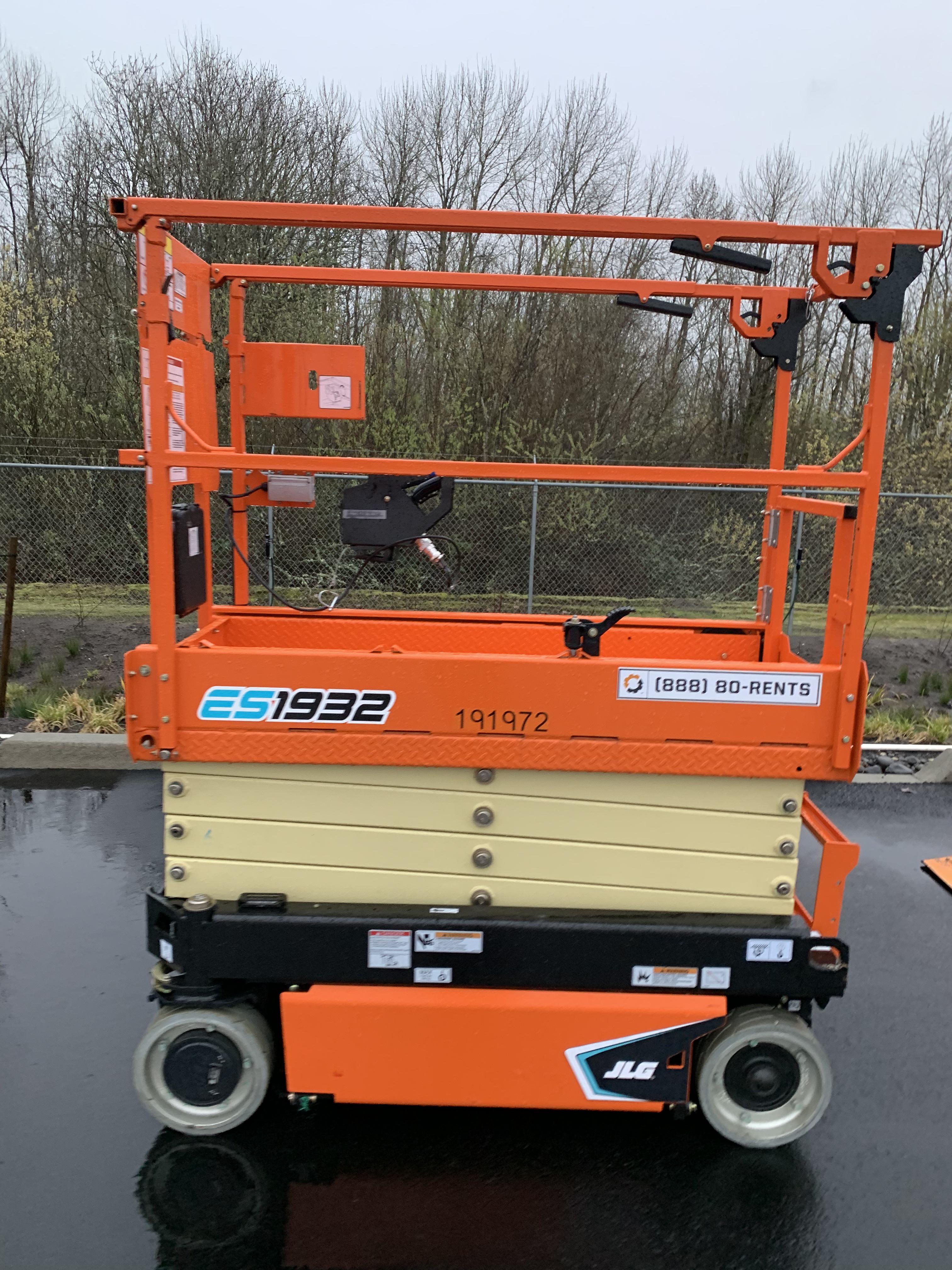 2021 JLG ES1932