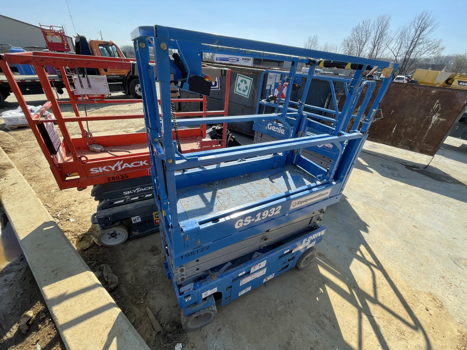 2021 GENIE GS-1932