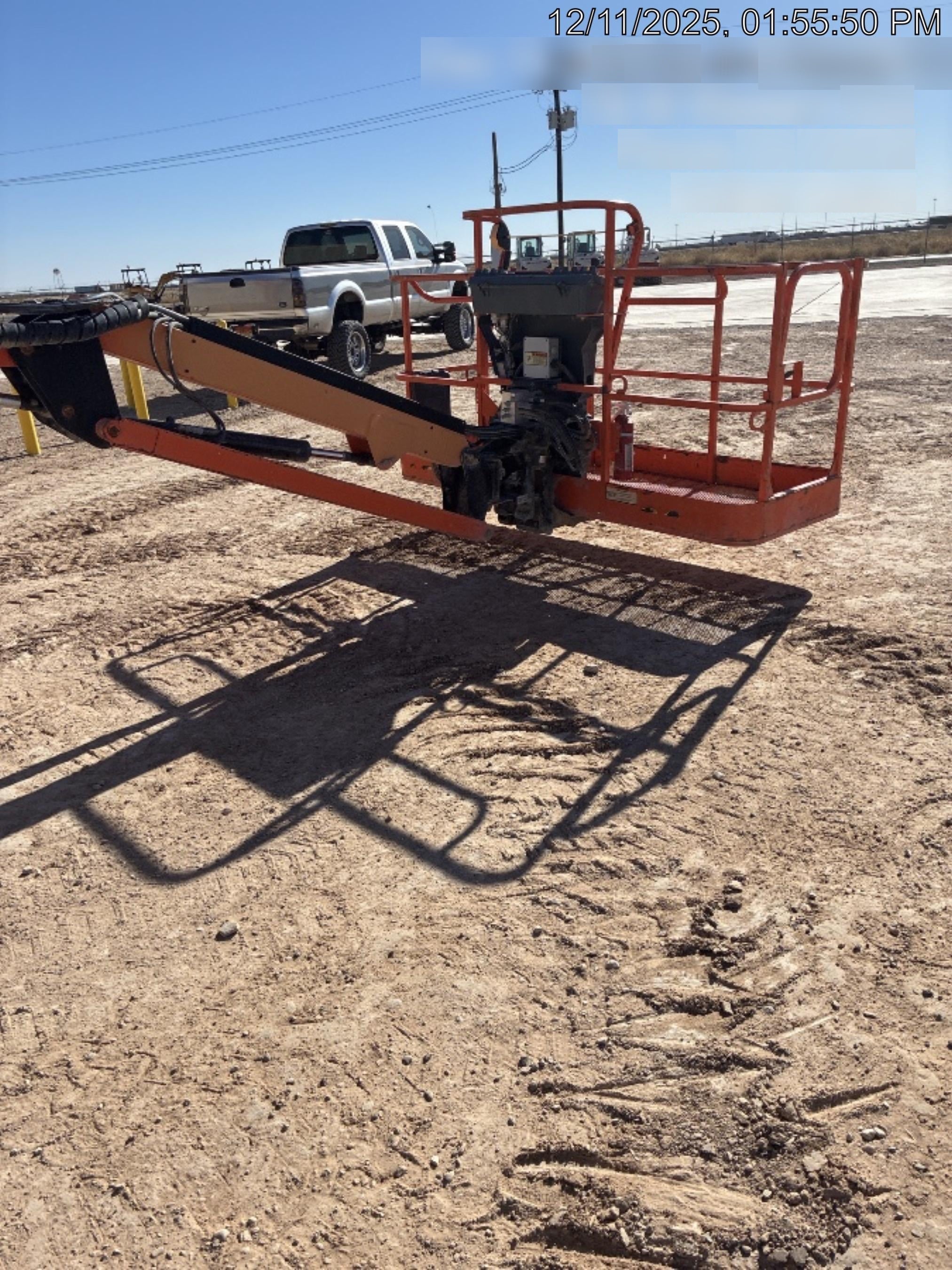 2022 JLG 660SJ