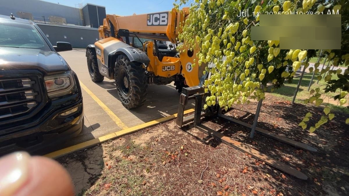 2019 JCB 509-42 74 HP w/Open ROPS, Beacon, Aux Hydraulics, LED Work lights, Solid Tires 66" Carriage/60" Forks