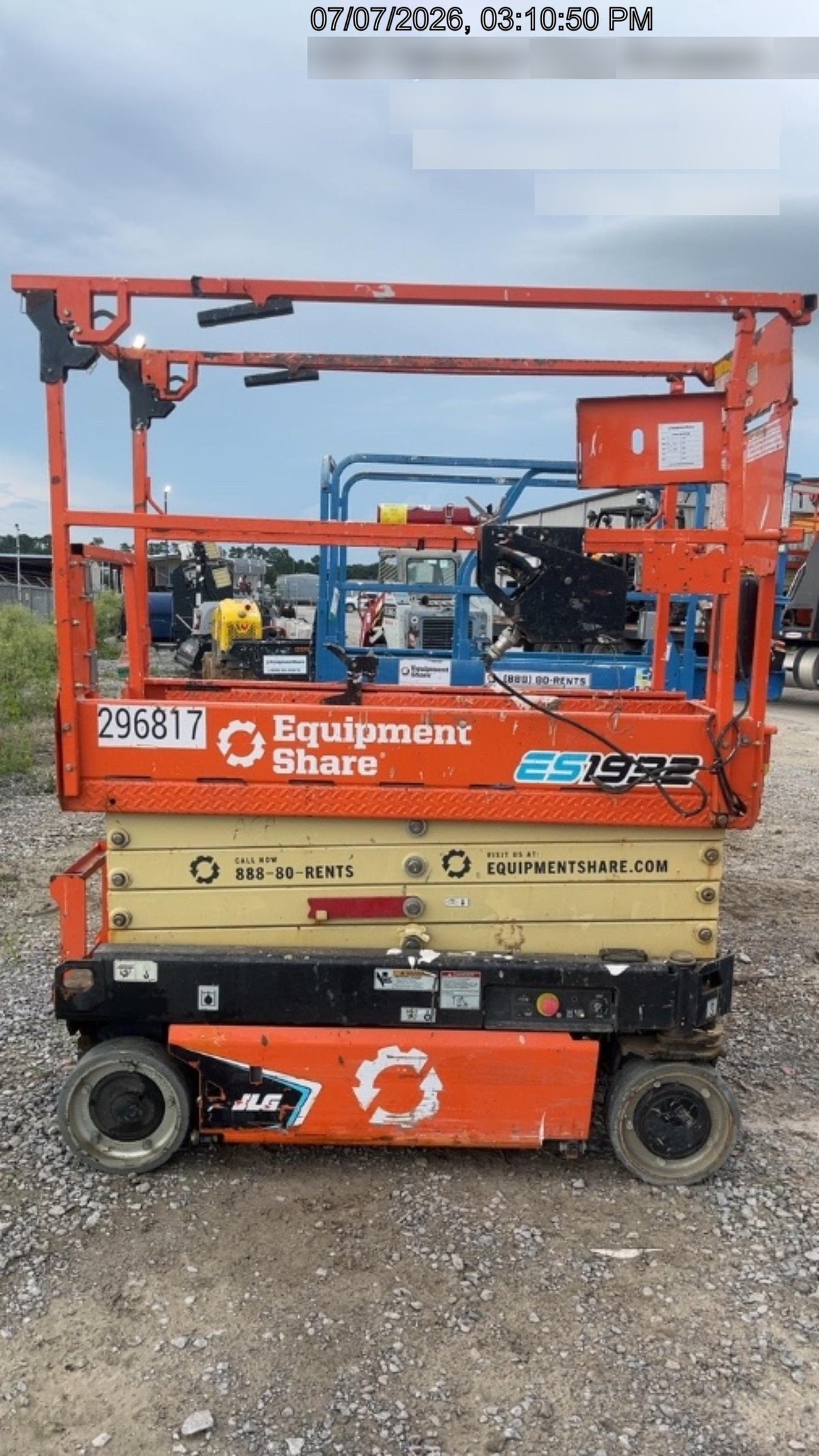 2023 JLG ES1932