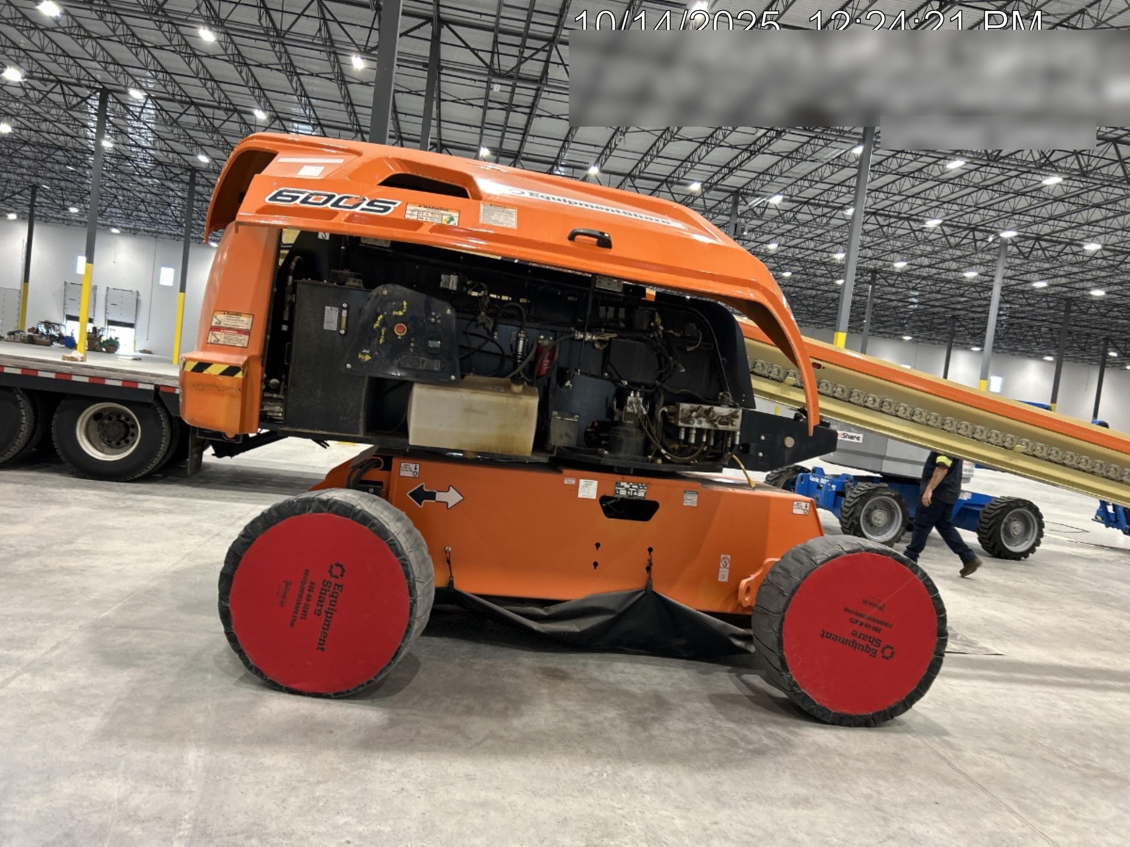 2021 JLG 600S