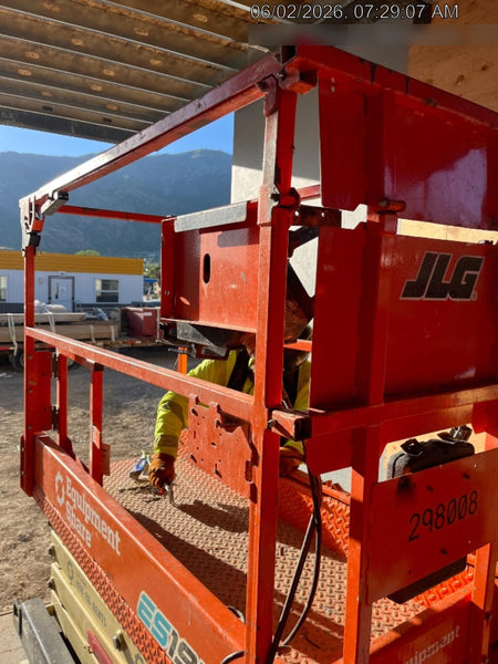 2023 JLG ES1932