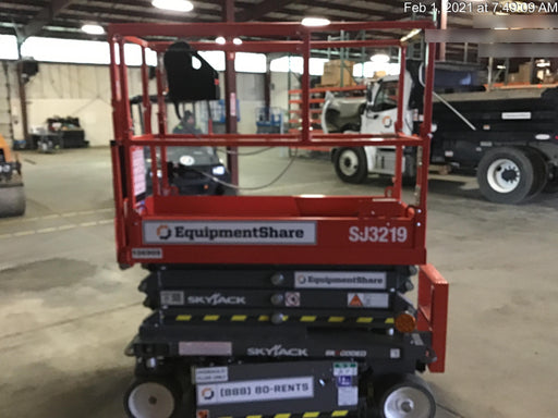 2020 Skyjack SJIII-3219 Solid NM Tires, Half height spring hinged entry gate, Dual Beacons, 800W Inverter