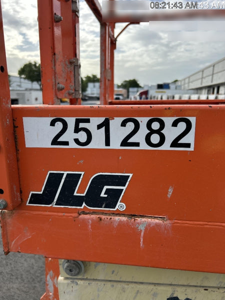 2022 JLG ES3246