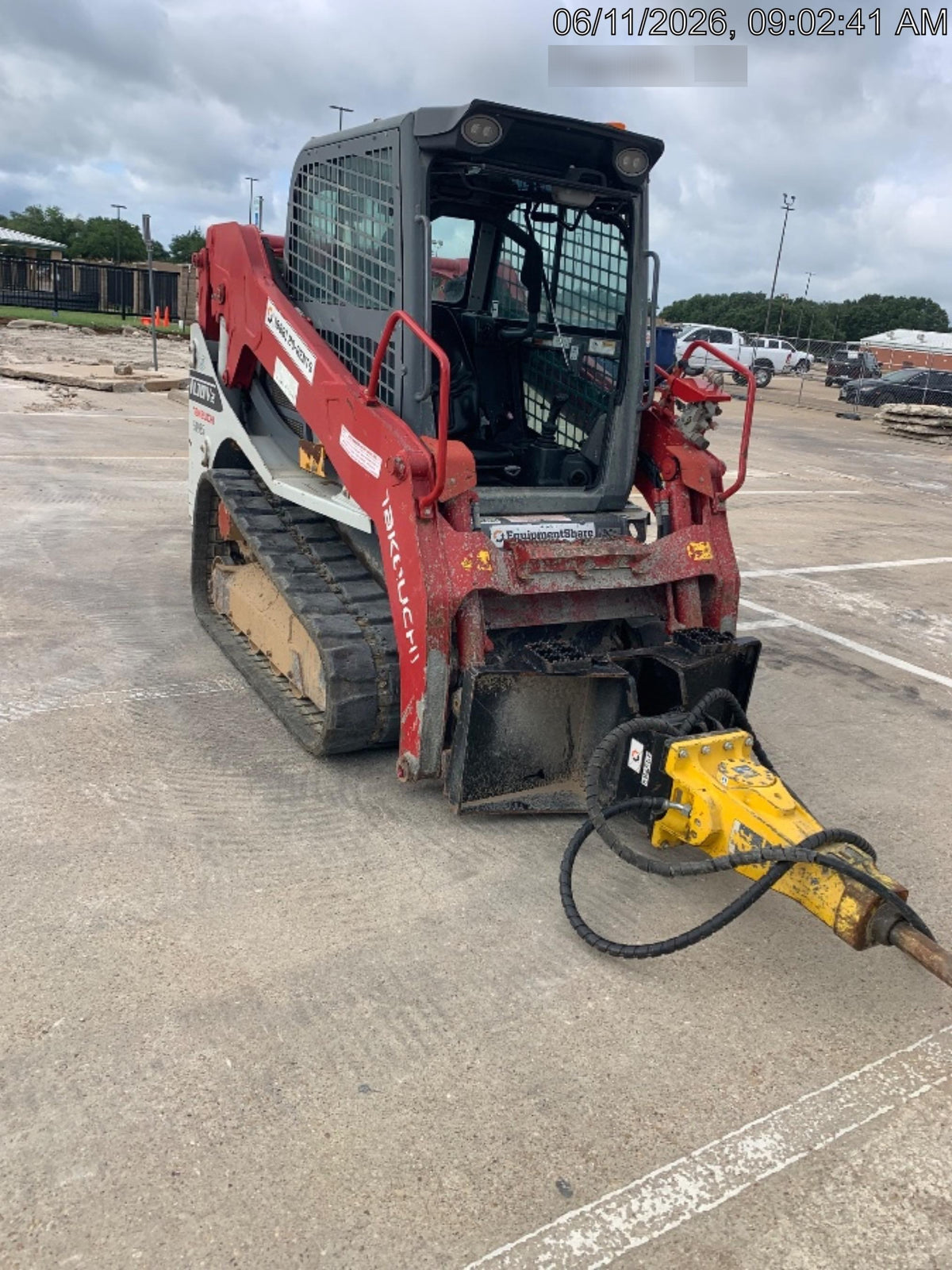 2019 Takeuchi TL10V2-CR Cab/Heat/AC, Rubber Tracks, Backup Alarm, Front & rear working Lights, Auxiliary Hydraulics, 2 Speed Travel, Engine Monitoring System, Hydraulic universal quick hitch w/76" HD smooth dirt bucket with bolt-on edge, 20.3 cubic feet capacity, 48" Pallet forks and frame