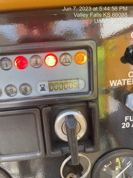 2023 Vac-Tron LP573XDT T4 Koehler Diesel Engine, 500 Gallon Debris Tank, x2 100 Gallon Water Tanks