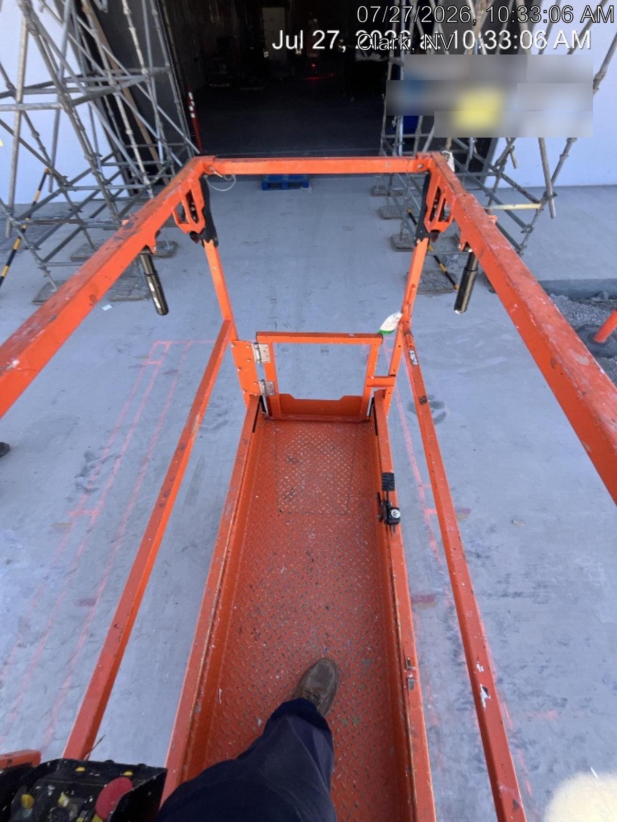 2024 JLG ES1932