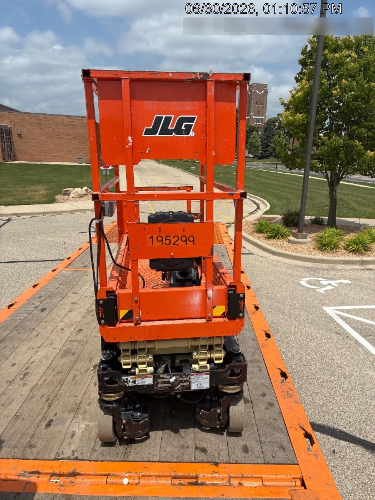 2022 JLG ES1932