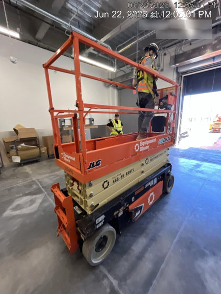 2023 JLG ES2632