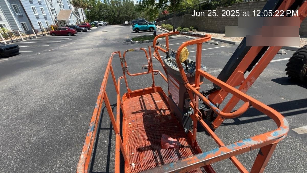 2019 JLG 600AJ