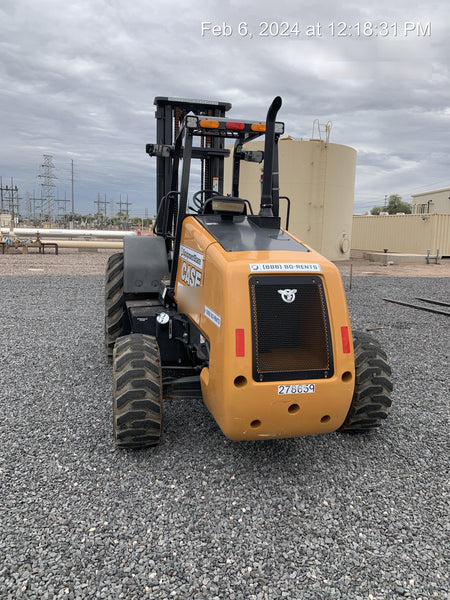 2023 CASE 588H