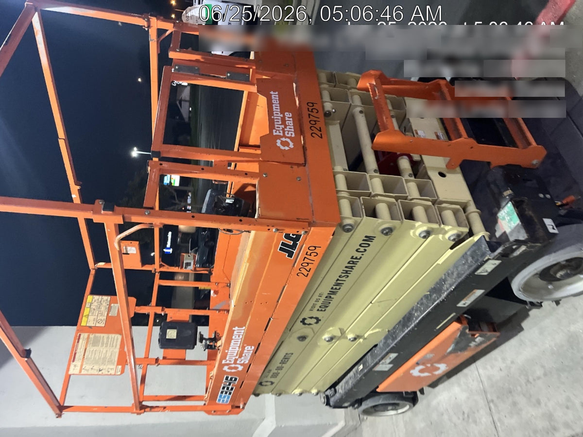 2022 JLG ES3246