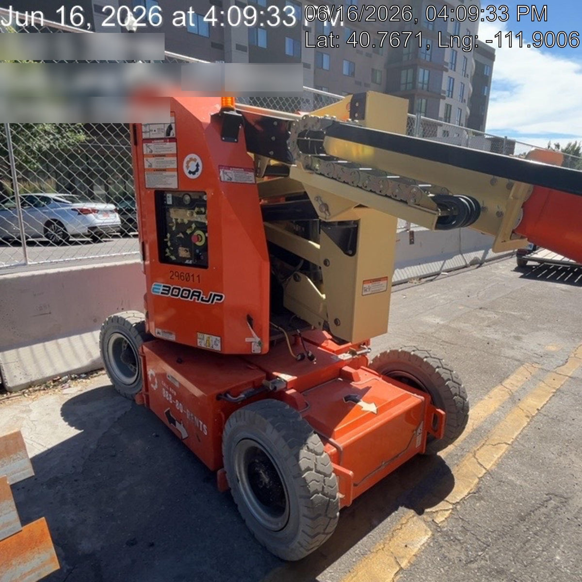 2023 JLG E300AJP