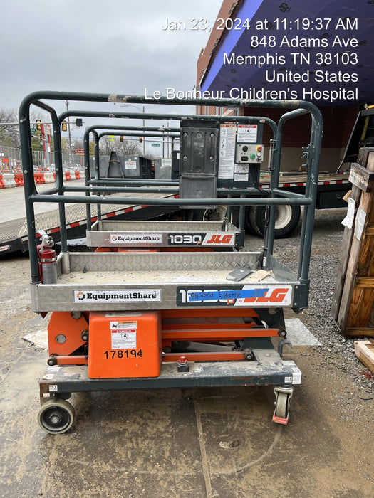 2021 JLG 1030P