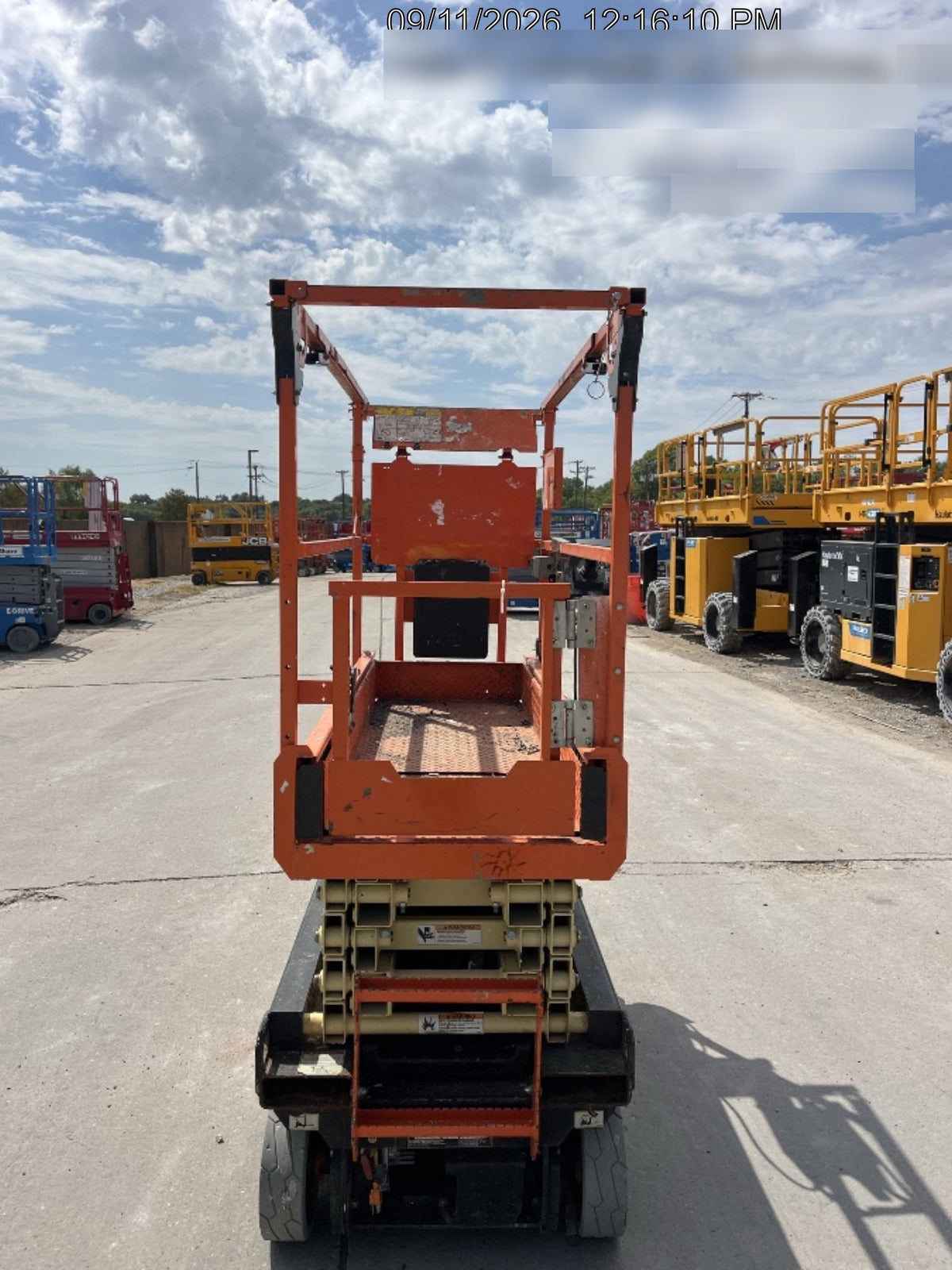2023 JLG ES1932