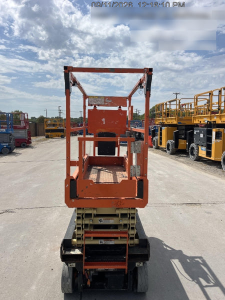 2023 JLG ES1932