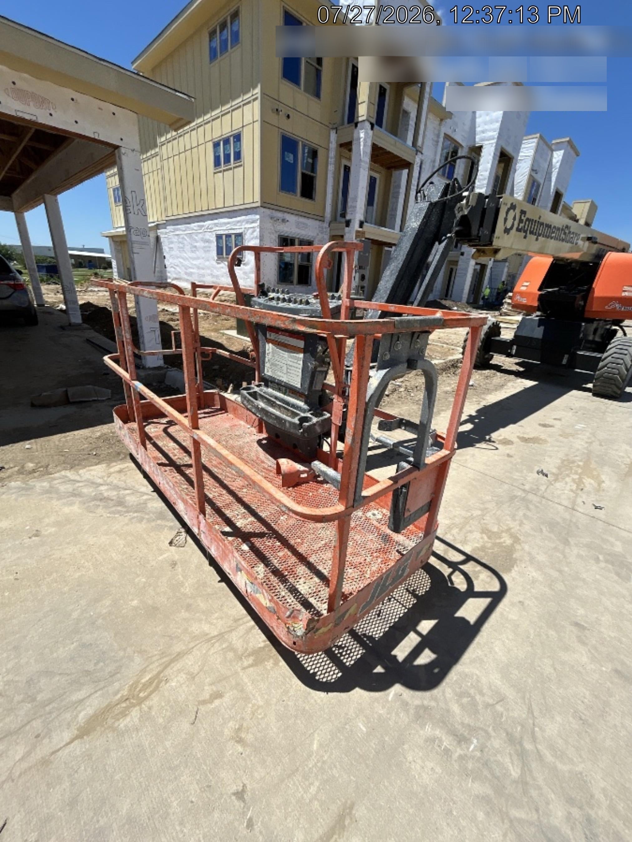 2023 JLG 660SJ