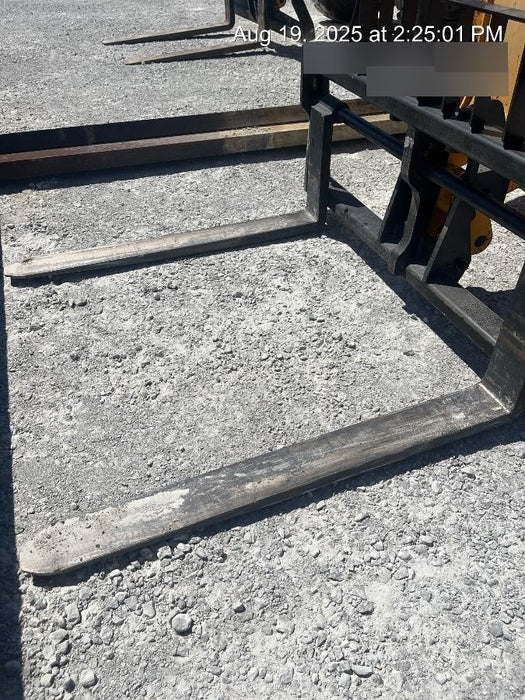 2019 JCB 512-56 Canopy, 74 HP, Solid Tires, STD Worklight, Beacon, Aux Hydraulics, Lifting Eye, Back up Alarm 66" Carriage, 60" Forks