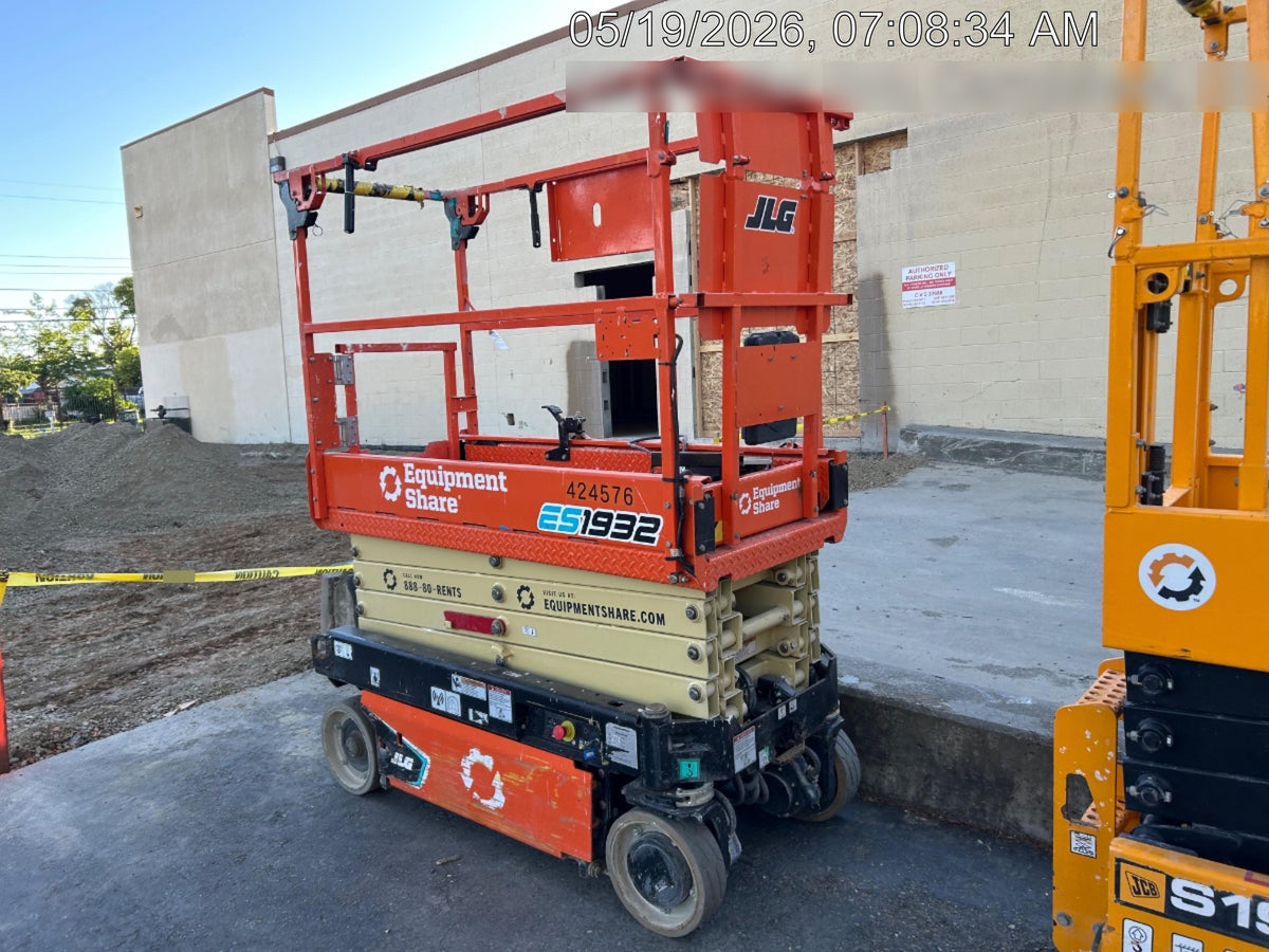 2024 JLG ES1932