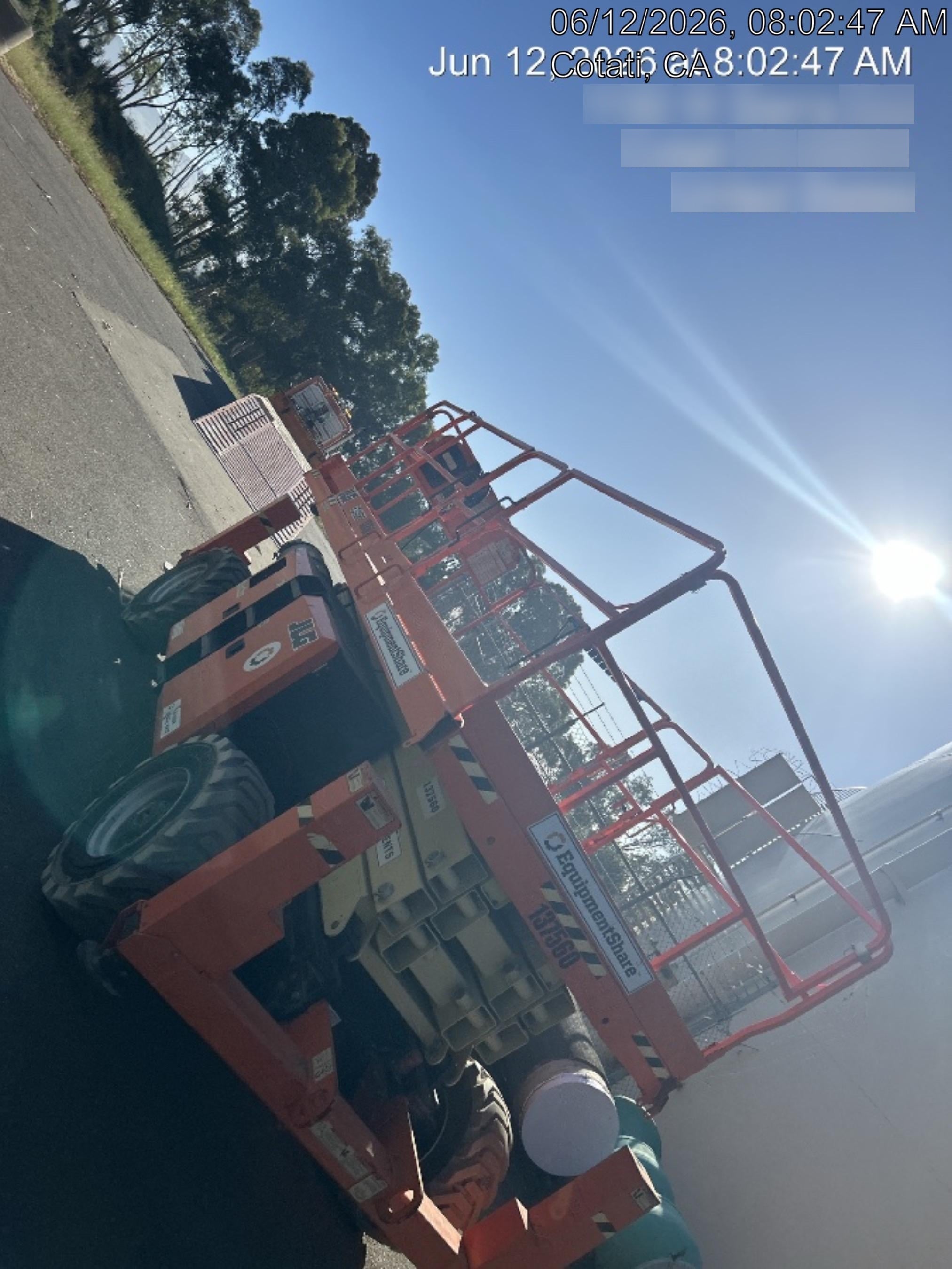 2021 JLG 330LRT